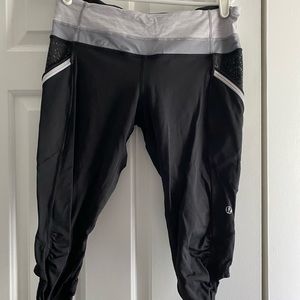 Lululemon black cropped leggings size 8